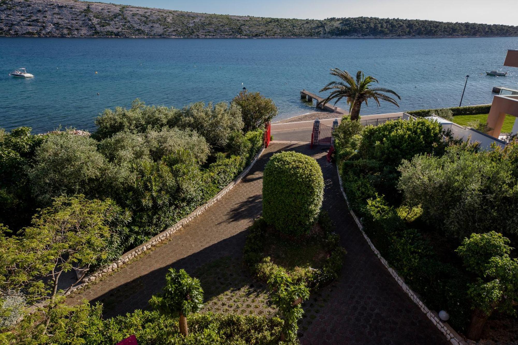 Hotel Julija Crnic Barbat na Rabu Exterior foto